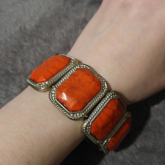 SILVER-TONE RED RECTANGLE STONE STRETCH BRACELET - Picture 1 of 4